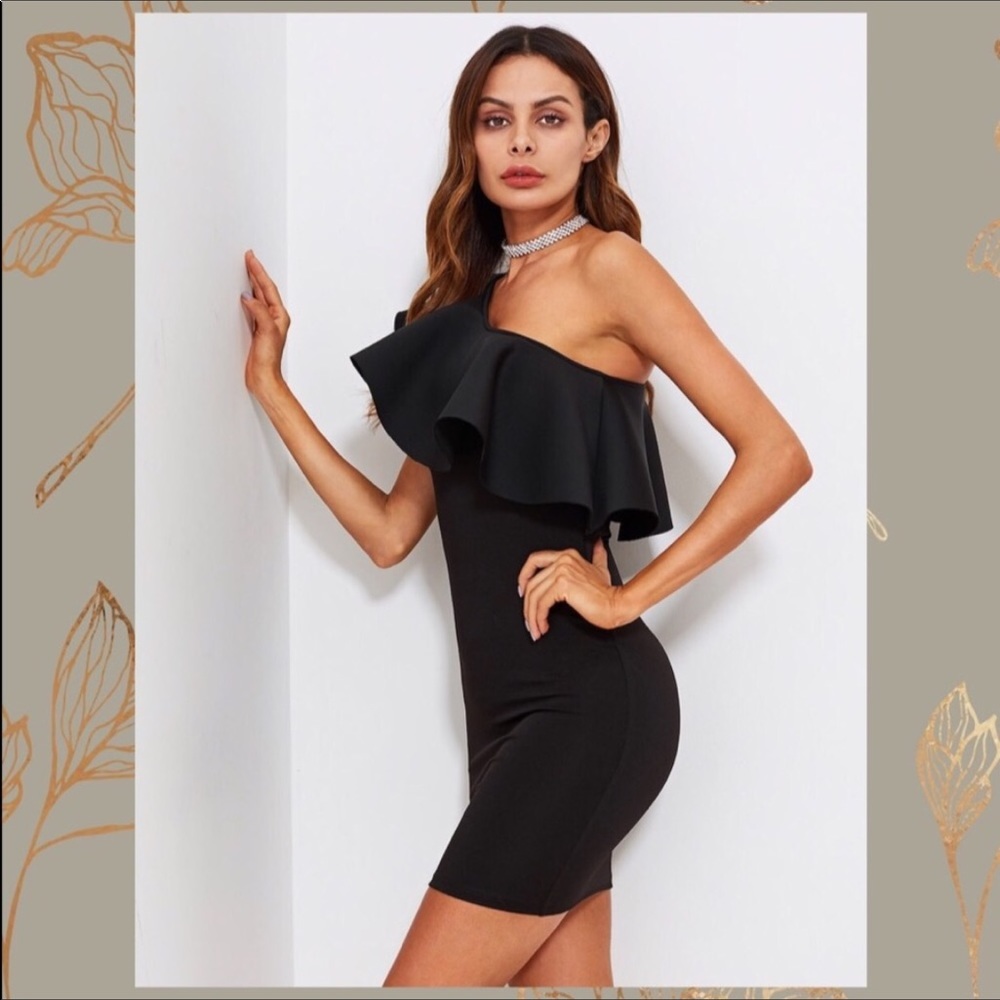 🎉HP🎉 Ruffled One Shoulder Flounce Dress - Picture 4 of 7